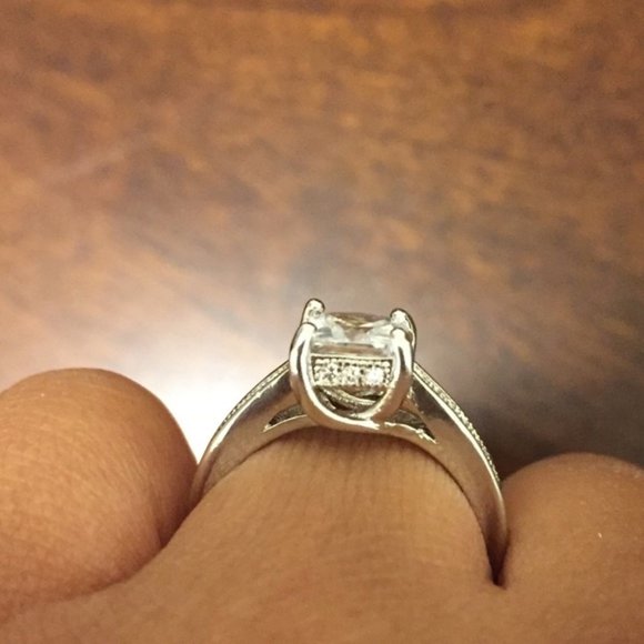 Beautiful 18kgp CZ ring - Picture 4 of 4